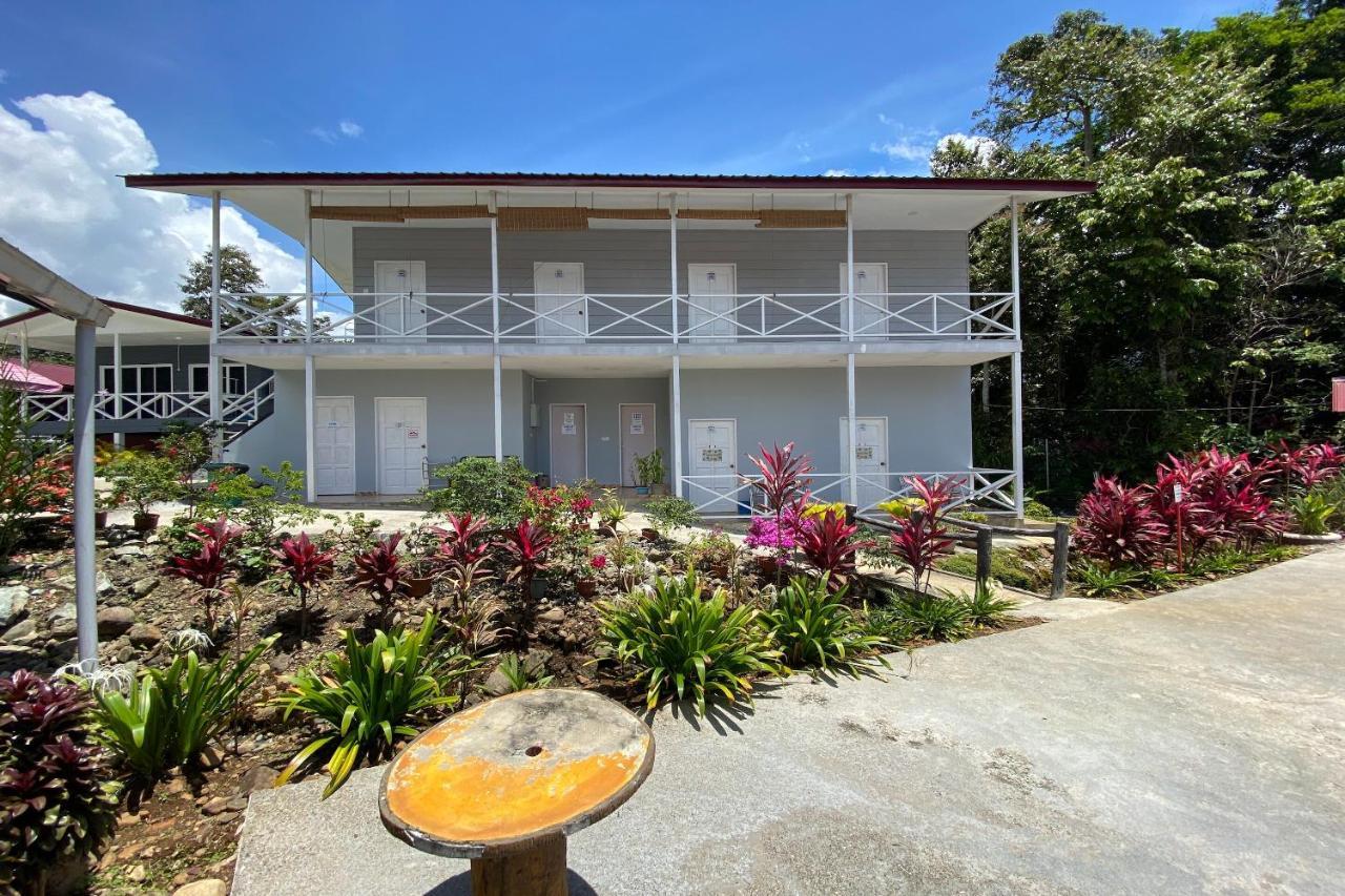 Spot On 90279 Kinomulok Garden Hotel Ranau Kültér fotó